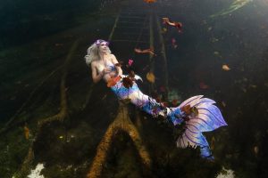 Modelling Underwater - Mermaid Kat is a professional mermaid from Australia