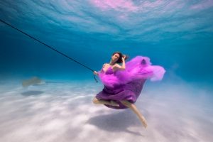 Katrin Gray Felton Underwater Model with Sting Ray